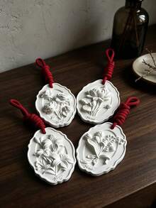 A High-Value Embossed Floral Fragrance Pendant With Red String Aroma Diffuser Slice, Multi-Scene Decor For Car, Wardrobe, Home, Holiday And Birthday Gifting - Multiple Styles - View 2