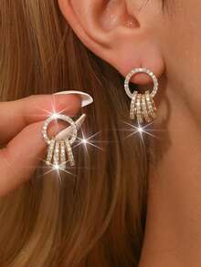 1 Pasang Anting Cincin Geometris Sederhana untuk Wanita, Cocok untuk Beraktivitas di Luar Rumah dan Acara Elegan seperti Pesta Ulang Tahun dan Pesta Bisnis - anting-anting - View 1
