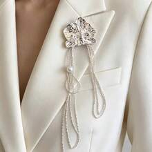 Elegant Floral Pearl Long Brooch, Niche Creative High-End Minimalist Style, Versatile Fashion Pin - White - View 2