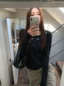 美式辣妹風女款亨利領長袖T恤 早春修身內搭打底上衣 - 黑色 - 查看 1