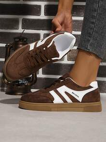 Women's Vintage Colorblock Striped Design Lightweight Flat Lace-Up Low-Top Casual Sneakers For Daily Wear And Jogging - Brown - View 3
