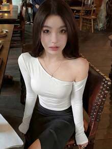 性感風女孩不對稱單肩修身長袖T恤 緊身短版上衣 - 白色 - 查看 4
