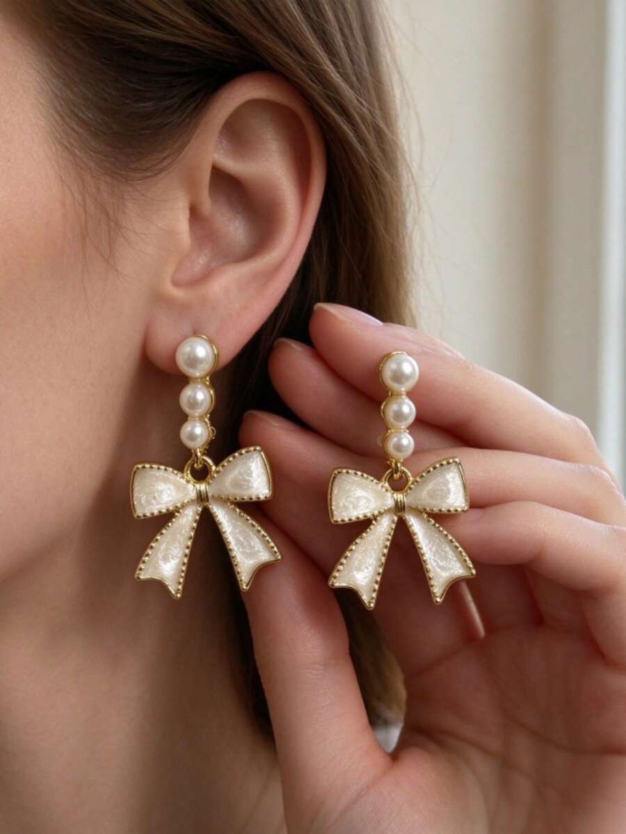 1 Pair Fashionable Personalized Exquisite Elegant Butterfly Shaped Earrings, Suitable For Women's Daily Commute - White - View 1