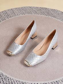 AMROUO 2026 New Women's Gold Quilted Embossed Low Vamp Slip-On Pumps With Metal Toe Cap, Square Toe, 4.5cm Chunky Heel, Vintage Office Commute Mid-Heel High Heels - Silver - View 6