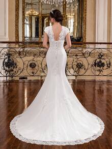 Elegant Ivory Lace Applique Hand-Beaded Mermaid Wedding Dress, Perfect For Beach Wedding & All-Season Bridal Gown - Beige - View 4
