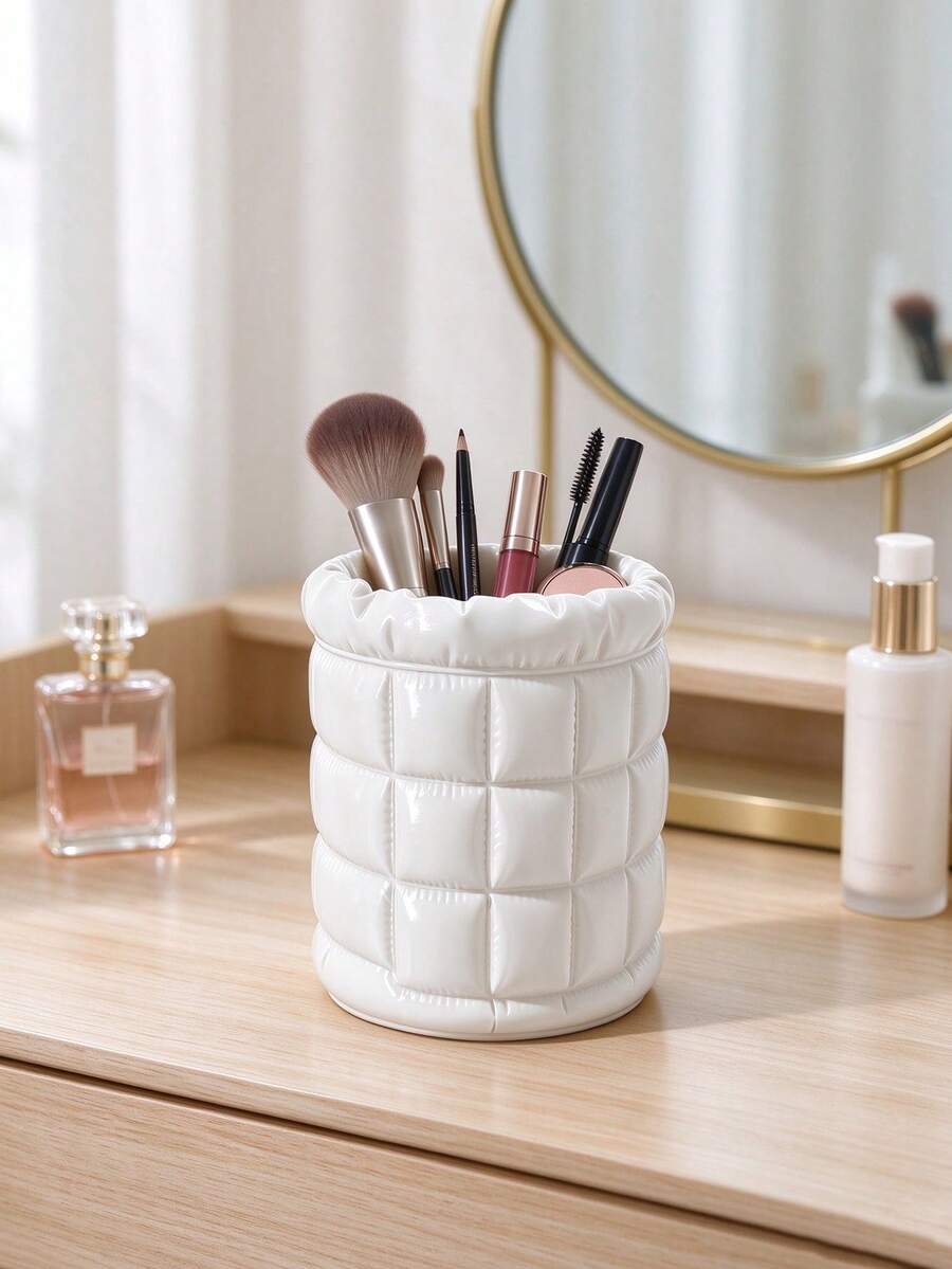 3D Printed Puff Grid Makeup Brush Holder, Faux Leather Wrapped Quilted Texture, Classic Black And White Color Scheme. Ruched Rim, Large Capacity Storage For Makeup Brushes And Eyebrow Pencils, Premium Quality, Creating An Elegant Vanity.