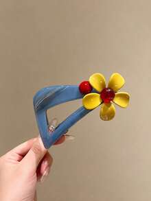 1pc Dopamine Blue Base Yellow & Red Floral Triangle Claw Clip, Hollow Large Acrylic Hair Claw, Gentle Atmosphere Back Head Bun & Ponytail Hair Accessory - Multicolor - View 3