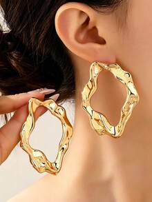 1 Pair European & American Geometric Asymmetrical Hollow Stud Earrings For Women - Yellow Gold - View 5