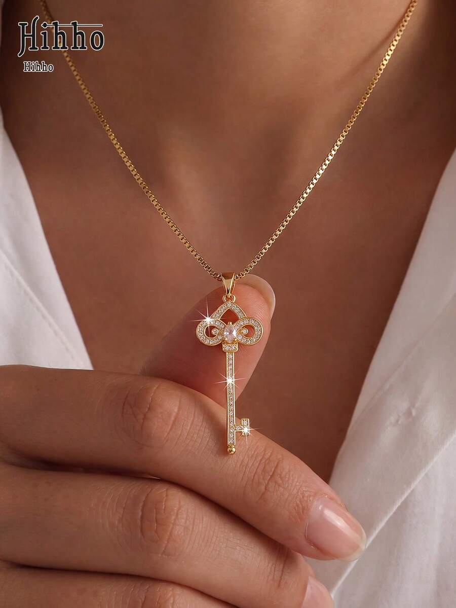 Hihho 1pc Luxury Style Key Rhinestone Necklace, Sparkling Crystal Pendant, Jewelry Accessory Gift For Women - Key - View 1