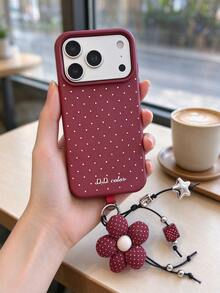 時尚極簡櫻桃紅波點皮革紋理手機殼 + 花朵配件，適用於 iPhone 18 Pro Max/18 Pro/18/17 Pro Max/17 Pro/17/16 Pro Max/16 Pro/16/16 Plus/15/15 Pro Max/15 Pro/15 Plus/13/14 Pro Max/13 Pro/13 Pro Max/14 Pro/14 Pro Max/14 Plus，軟殼創意中性款 - 櫻桃紅波点+花朵配饰 - 查看 2