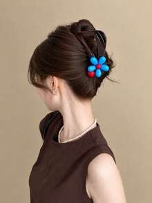 1pc Women Contrast Color 3D Flower Triangle Claw Clip, Cute Acrylic Floral Hair Claw, Back Head Bun Hair Accessory - Multicolor - View 4
