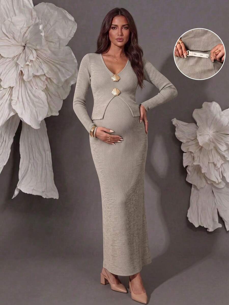 طقم نسائي أنيق من قطعتين بتصميم Bump، ملابس علوية بياقة V وأكمام طويلة مع أزرار صدفية وتنورة طويلة بقصة ضيقة، ملابس حمل عالية المرونة - لون مشمشي - مشاهدة 1