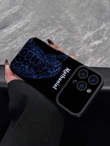 1 قطعة بطانية هاتف مخصص بالاسم بتصميم راقي وخلفية سوداء مع نجوم زرقاء لامعة ونمط ظل نمر وحواف سوداء وأربعة زوايا مضادة للسقوط وملمس محبب، متوافق مع Apple 18ProMax/17ProMax/16Pro/15/14Plus/13Pro/12ProMax/11، إكسسوارات هاتف فاخرة - متعدد الألوان - مشاهدة 6
