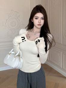 Áo thun lót trong tay dài cổ chữ U dáng ôm, màu trơn in chữ - Màu be - Xem 7