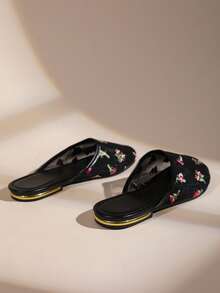 Women's Mesh Embroidered Mule Slippers, Round Toe Breathable Flat Slip-On Backless Slides, Casual & Party Shoes - Black - View 3