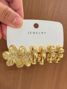 6-18pcs/Set Gold-Tone Earrings Set, 3D Large Flower Twisted Asymmetric C-Hoop Earrings, Shiny Mirror Finish Women's Earrings, Daily, Date, Exhibition, Travel, Party, Light Retro, Versatile Accessory - Gold - View 2