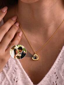 Kalung Proyeksi Foto Kustom dengan Liontin Hati yang Dipersonalisasi, Perhiasan Hadiah untuk Kekasih, Keluarga, dan Teman di Hari Raya, Pernikahan, atau Ulang Tahun. - Aneka Warna - Gaya 9 - View 14