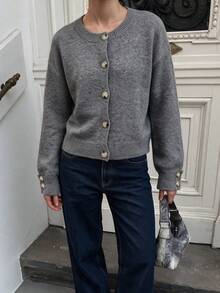 Áo cardigan len dệt kim dáng ngắn cổ tròn cho nữ, tay dài, màu xám heather, cài cúc trước và đính cúc trang trí ở cổ tay, áo khoác len - Xám - Xem 7