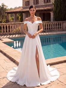 Elegant White Off-Shoulder Long Wedding Dress With Zipper Detail, Romantic Minimalist Bridal Party Gown - White - View 6