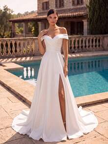Elegant White Off-Shoulder Long Wedding Dress With Zipper Detail, Romantic Minimalist Bridal Party Gown - White - View 7