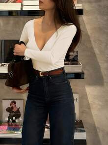 DONICY 女款純色深V領露背細肩帶長袖修身連身褲，修身彈性百搭T恤上衣，適合日常街頭穿搭 - 米色 - 查看 4