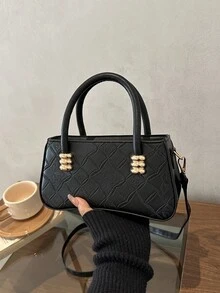 Tas Tangan Edisi Terbatas Motif Bunga Berlian Warna Solid ini Dilengkapi Tali Bahu yang Dapat Diatur dan Dilepas, Menggabungkan Desain Perangkat Keras yang Modis. Cocok untuk Perjalanan Sehari-hari, dengan Sentuhan Desain yang Kuat, dan Juga Sempurna untuk Bepergian dan Berbelanja. - Hitam - View 8