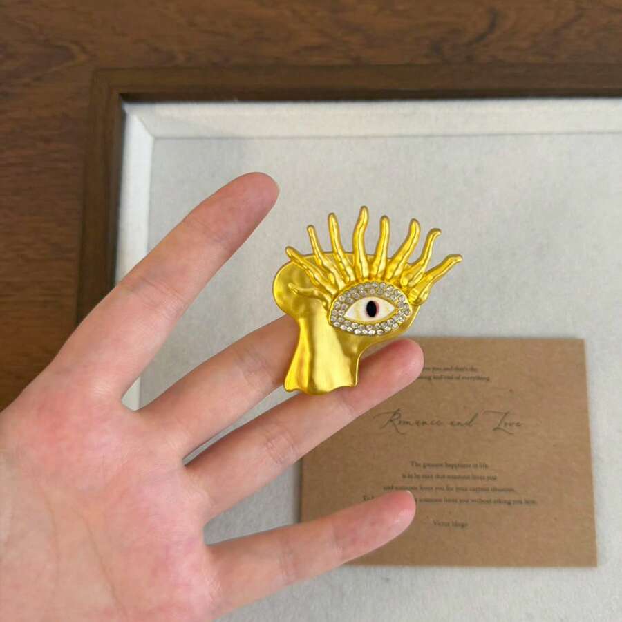 1pc French Unique Exaggerated Evil Eye Brooch, Niche Design, European And American Style, Versatile Clothing Accessory - Gold - View 1