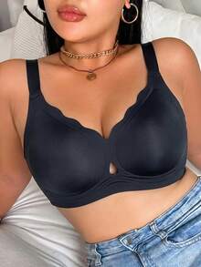 Plus Size Women's Seamless Bra, Scalloped V Neck With Front Cutout Design, Wide Strap Wirefree Underwear, Daily Wear Bra - Black - View 4