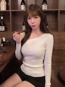 Asymmetrical Shoulder Asymmetric Knit Long Sleeve Slim Fit Flattering Solid Color Top For Women, Spring/Autumn, Sweet & Spicy Style - White - View 2