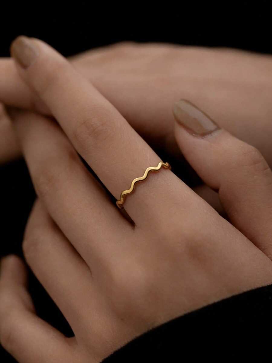 1 buah Cincin Minimalis Bergaya dari Baja Tahan Karat dengan Garis Bergelombang, Dapat Diatur Ukurannya, Cocok untuk Pemakaian Sehari-hari dan Pesta Wanita - Yellow Gold - View 1