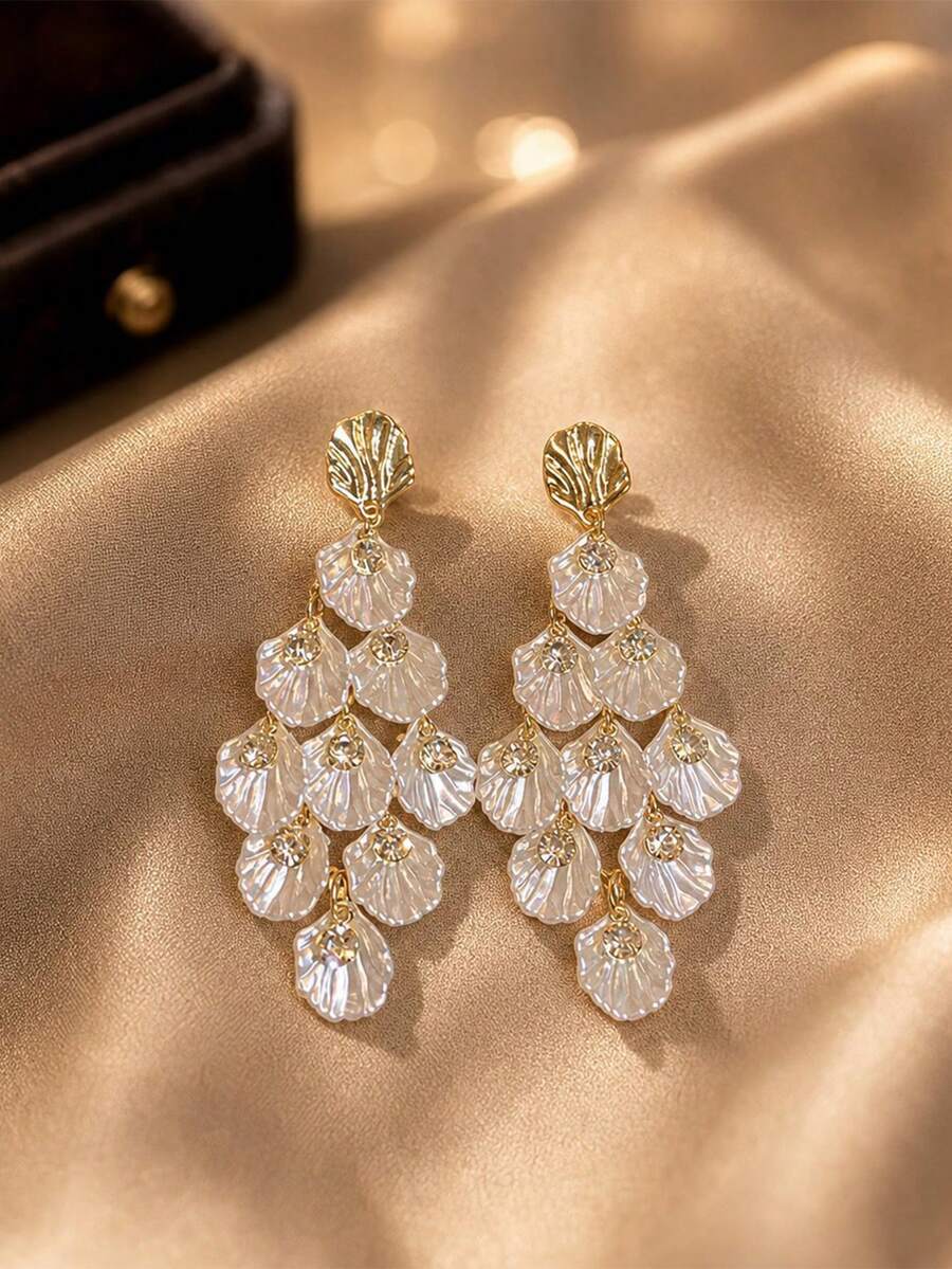 Unique Design Rhinestone Petal Earrings For Women, Vintage Elegant Exaggerated High-End Beach Stud Earrings - White - View 1