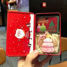 Adorno de árbol de Navidad aterciopelado - Caja de metal rosa + roja