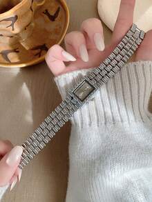 1pc British Style Silver Square Women's Quartz Watch, Elegant Gray Dial With Delicate Markings, Suitable For Daily Wear, Party Or Gift - Silver - View 3