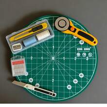 King Kong 1pc 8-Inch/20cm Cutting Mat, Compact And Portable, Green Non-Slip Cutting Surface, Clear Scale, Blade-Friendly, Precise Cutting Without Slipping. 360° Rotating Design, No Need To Move Materials, Thickened Plastic Base, Good Load-Bearing Capacity, Multi-Functional And Universal, Suitable For Handicrafts, DIY, Art, Model Making, Creative Design And Other Industries - A-Green - View 3