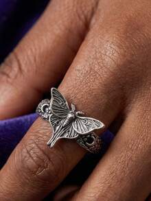 Vintage Gothic Silver Butterfly Men's Ring, Great For Music Festivals Parties Halloween & Daily Wear, Gift For Him. - Silver - View 2