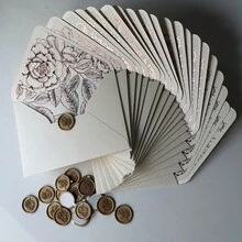 NIEWSPECIAL 10/20入珍珠象牙色信封，附金箔/玫瑰金箔/香檳金花卉圖案貼紙與火漆印章，適用5*7英吋邀請卡 - 135*192mm 設計 A - 查看 13