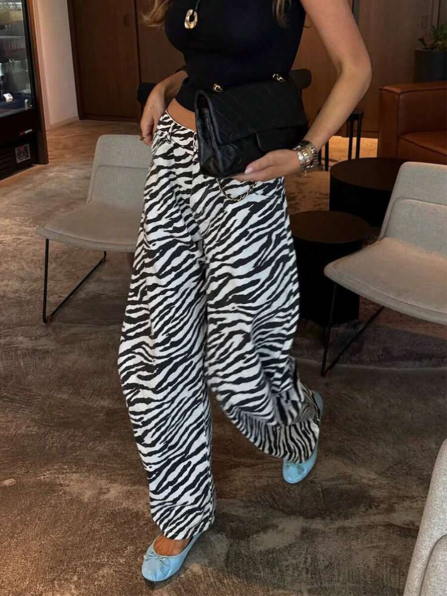 2026 New Autumn Zebra Print Women's Long Pants, Elegant Casual Design, Elastic Waistband, No Belt, Versatile Commuter Style - Black and White - View 1