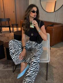 2026 New Autumn Zebra Print Women's Long Pants, Elegant Casual Design, Elastic Waistband, No Belt, Versatile Commuter Style - Black and White - View 7