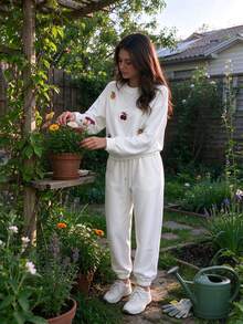 Women's White Fruit Embroidery Sweatshirt & Sweatpants Set, Crew Neck Loose Long Sleeve Drawstring Cuffed Pants 2 Pieces Set, Casual Home & Light Sports Outfit - White - View 5