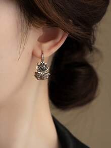 1 Pair Elegant Luxury Glass Rhinestone Flower Earrings Suitable For Women's Banquet And Ball Wear - Silver - View 5