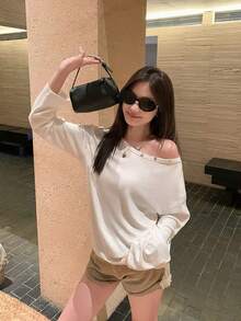 Korean Style Casual Button Design White Asymmetrical Shoulder Long Sleeve T-Shirt, Women's Versatile Autumn Base Layer Top - White - View 3