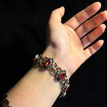 1pc Vintage Distressed Gothic Hollow Bracelet With Rhinestone Lace, Street Style Versatile Unique Niche Hand Accessory - Vintage Lace Bracelet - View 2