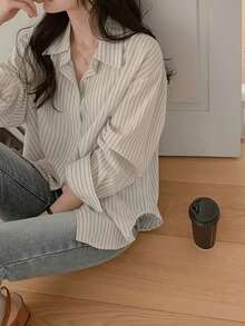 女款直條紋鈕扣襯衫，領口長袖寬鬆休閒女式襯衫 - 杏底黑條紋 - 查看 2