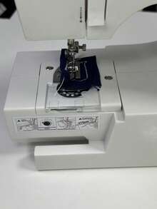 SMEGGEMS Máy may mini cầm tay chạy điện cho người mới bắt đầu, 12 kiểu may, 2 tốc độ, dễ sử dụng, kèm bàn đạp chân và bộ dụng cụ may - trắng - Xem 6