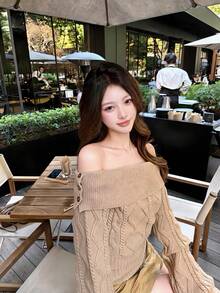 Women's Elegant Comfortable Autumn Solid Color Cable Knit Sweater, Cold Shoulder Button Design Batwing Sleeve Top, Suitable For Holidays, Dates, Travel - Khaki - View 2