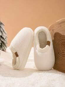 Unisex Thermal Lined Thick Sole Wearable Slippers For Autumn/Winter, Contrast Color Trim Design Minimalist Fashion Indoor Home Use Warm Fuzzy Slippers, Solid Color Plush Warm Slippers - White - View 3