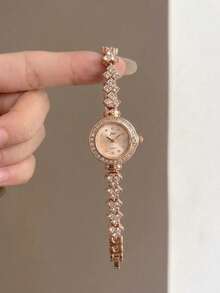 1件時尚女款合金手鍊手錶，優雅復古圓盤面，配蝴蝶結水鑽鍊條，適合多種場合，理想的節日禮物 - 金色 - 查看 2