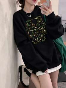 復古泡泡印花迷彩字母圖案淺麻灰色圓領衛衣，寬鬆休閒舒適版型套頭衫，秋季 - 黑色 - 查看 4