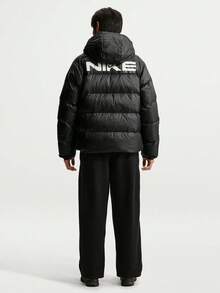 Nike Jaket Olahraga Pria Lengan Panjang Berkerudung dengan Resleting - Hitam - View 5