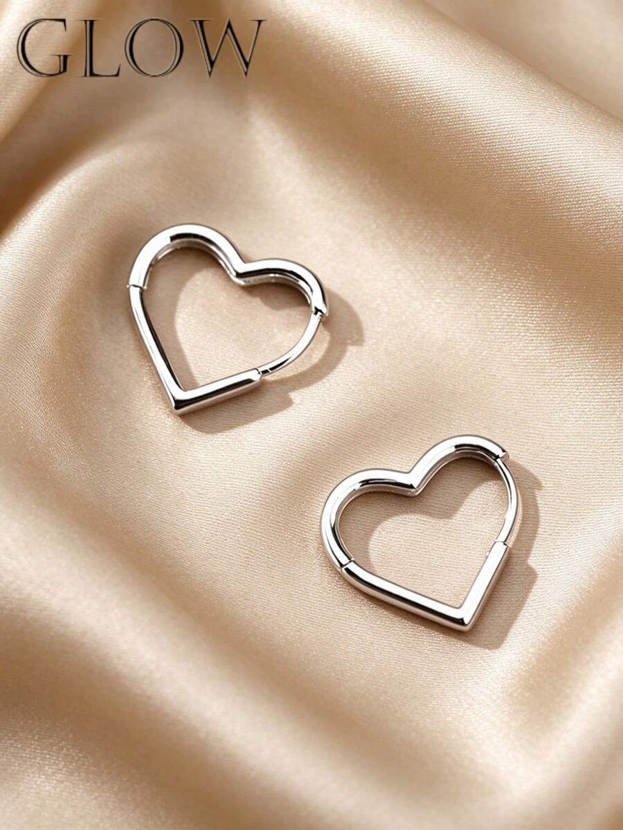 1 Pair Silver Minimalist Fashion Exquisite Sweet Cool Heart Hoop Earrings, French Luxury Unique Design Versatile Ear Cuffs Earrings, Suitable For Girls Daily Wear, Festivals And Parties - Silver - View 1
